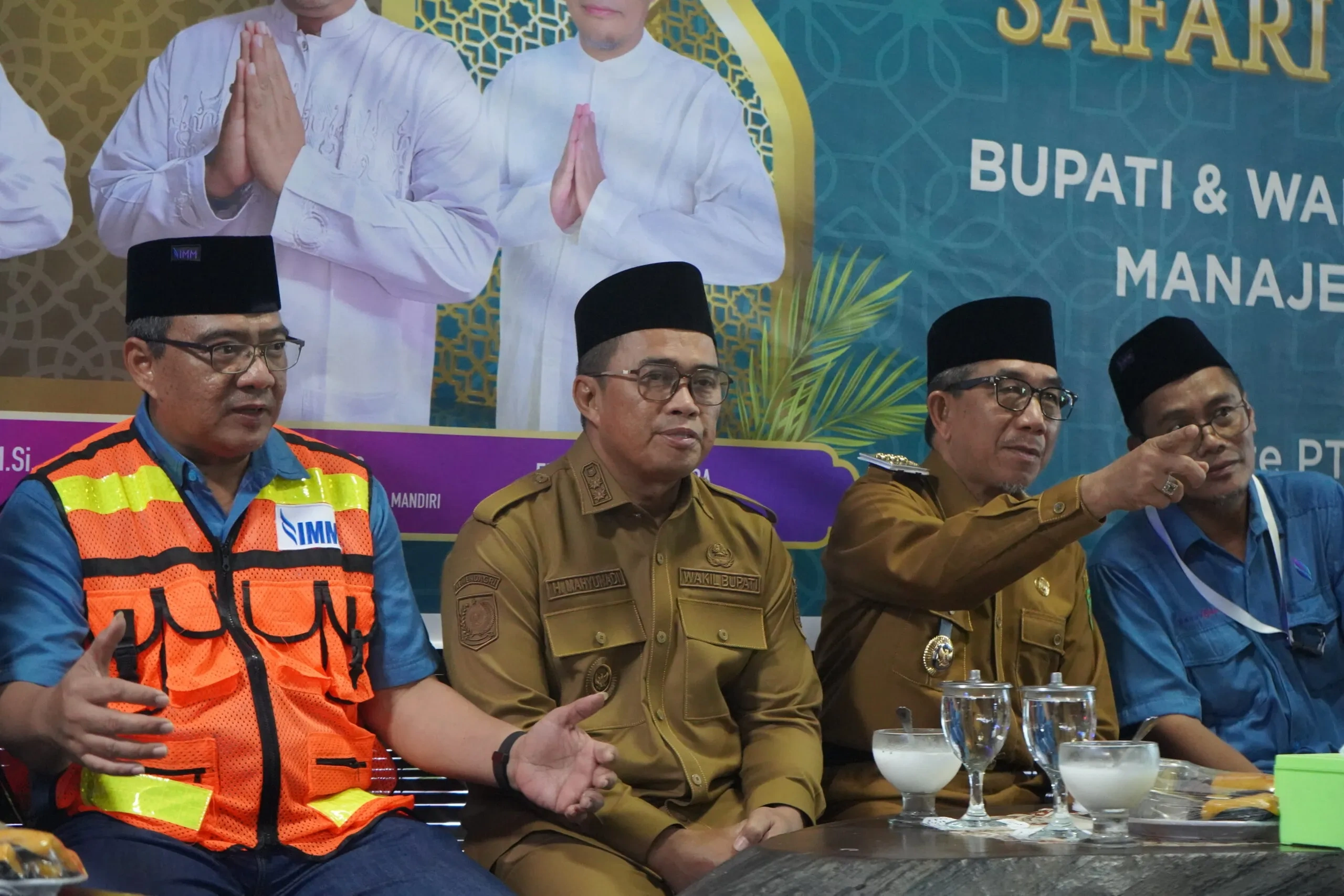 Ribuan Warga Padati Jalan Sehat HUT ke-26 Kutim, Antusiasme Tinggi Warnai Acara Ribuan Warga Padati Jalan Sehat HUT ke-26 Kutim, Antusiasme Tinggi Warnai Acara
