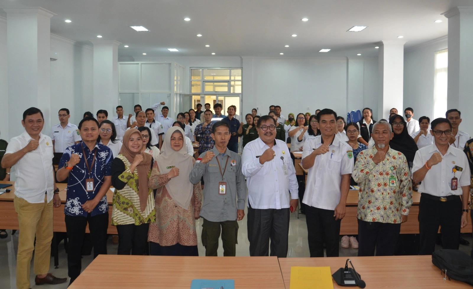 3 Komitmen Sekolah Adiwiyata di Kubar: Cerdas Akademik, Peduli Lingkungan, Berkarakter 3 Komitmen Sekolah Adiwiyata di Kubar: Cerdas Akademik, Peduli Lingkungan, Berkarakter