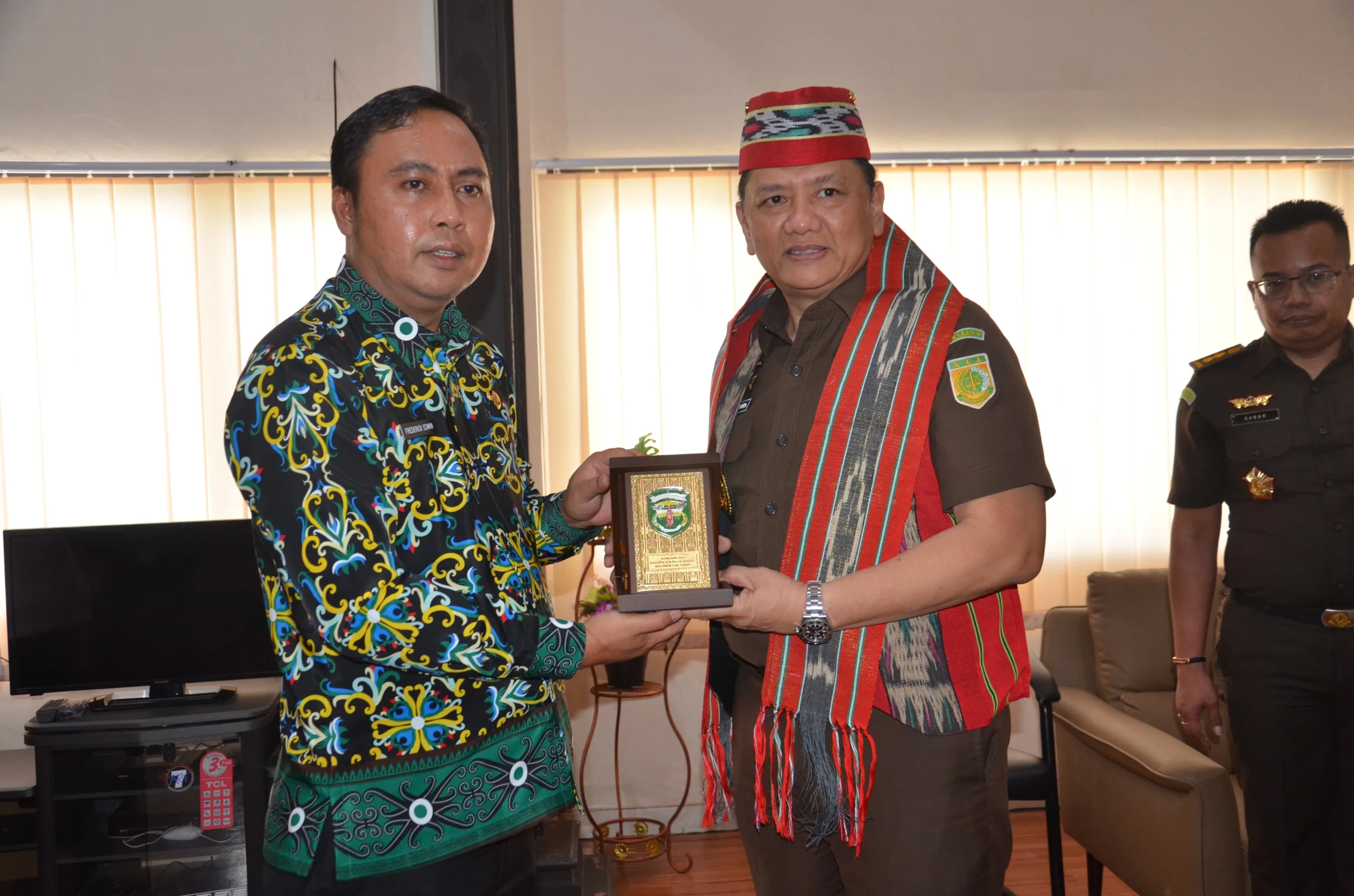 Kajati Kaltim Kunjungi Kejari Kubar, Bupati: Momentum Penguatan Sinergi Pembangunan Kajati Kaltim Kunjungi Kejari Kubar, Bupati: Momentum Penguatan Sinergi Pembangunan