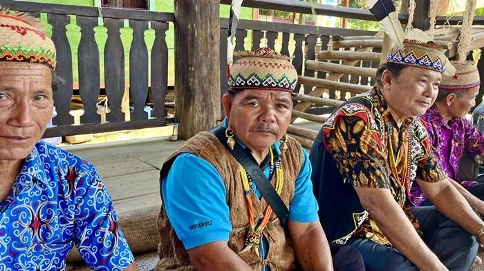 Kamilus Joung Usulkan “Kartu Budaya” untuk Selamatkan Tradisi Telinga Panjang Dayak