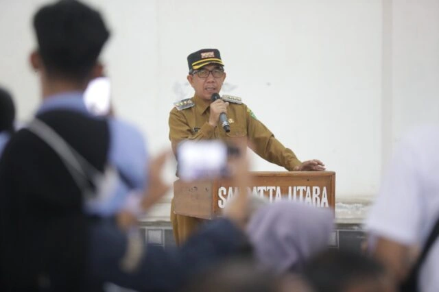 Bupati Kutim Lantik 3 Pj Kades Sangatta Utara, Tekankan Validasi Data Anak Putus Sekolah
