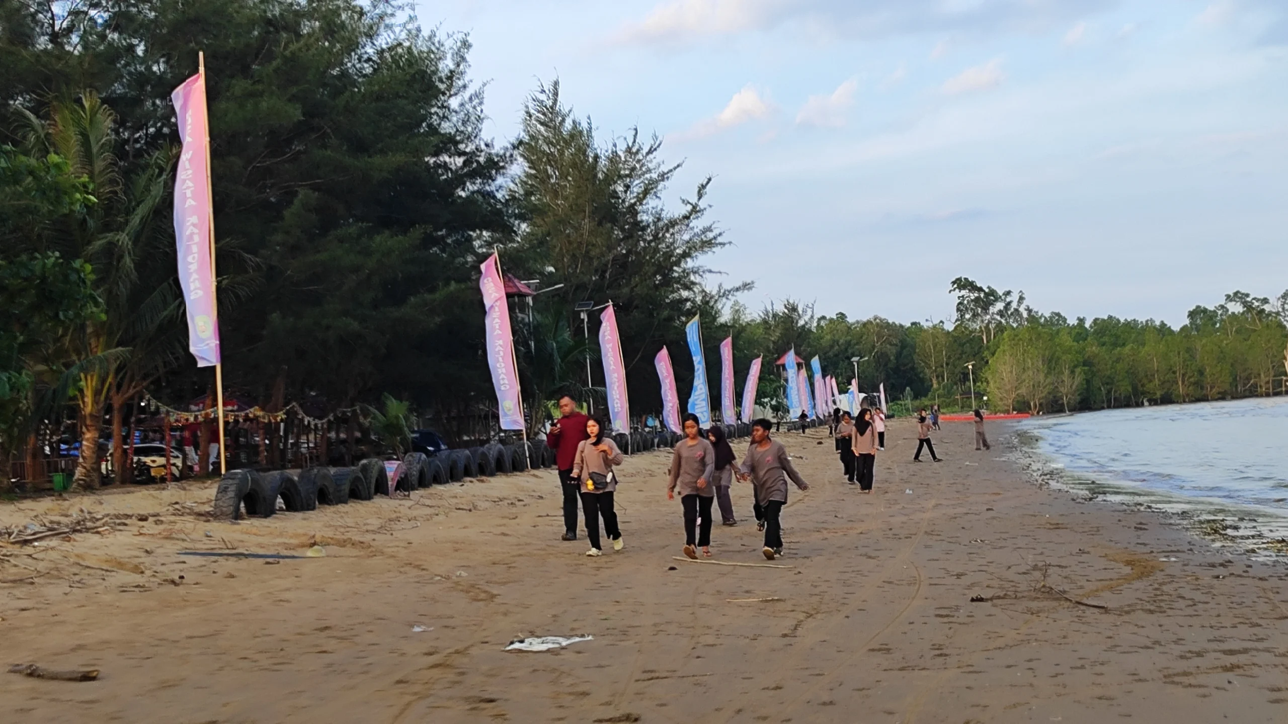 Festival Pesona Kaliorang 2025 Resmi Dibuka, Pantai Marang Jadi Magnet Wisata Kutim